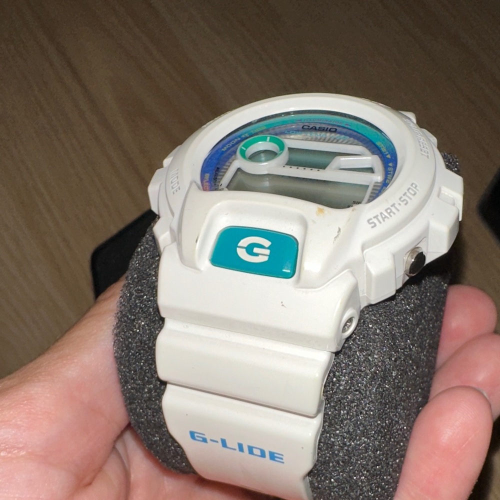 Casio G-Shock G-LIDE White Digital Watch - Picture 4 of 7